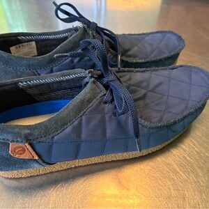 Clark’s Shacre II step in Navy. Men’s US size 8.5. Lightweight. Rubbed bottom